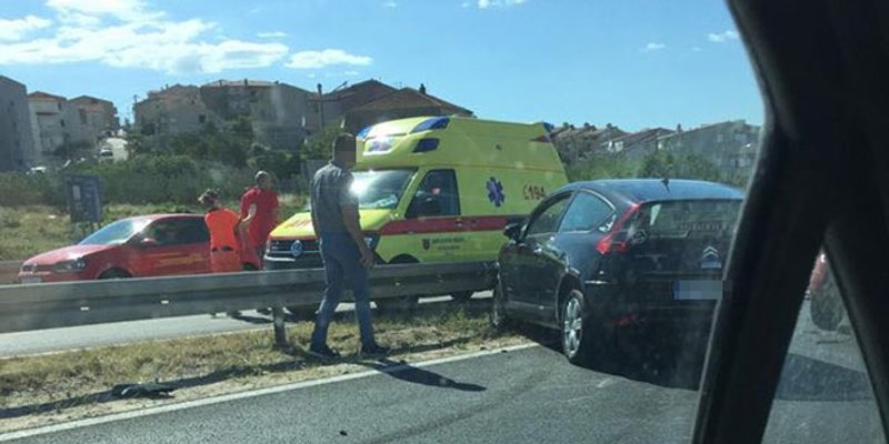 GUŽVA NA SPLITSKIM CESTAMA Prometna nesreća, semafor izvan funkcije...