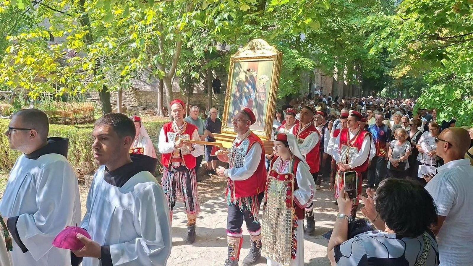 FOTOGALERIJA Na rajskom otočiću Visovcu svečano proslavljen blagdan Gospe od Anđela