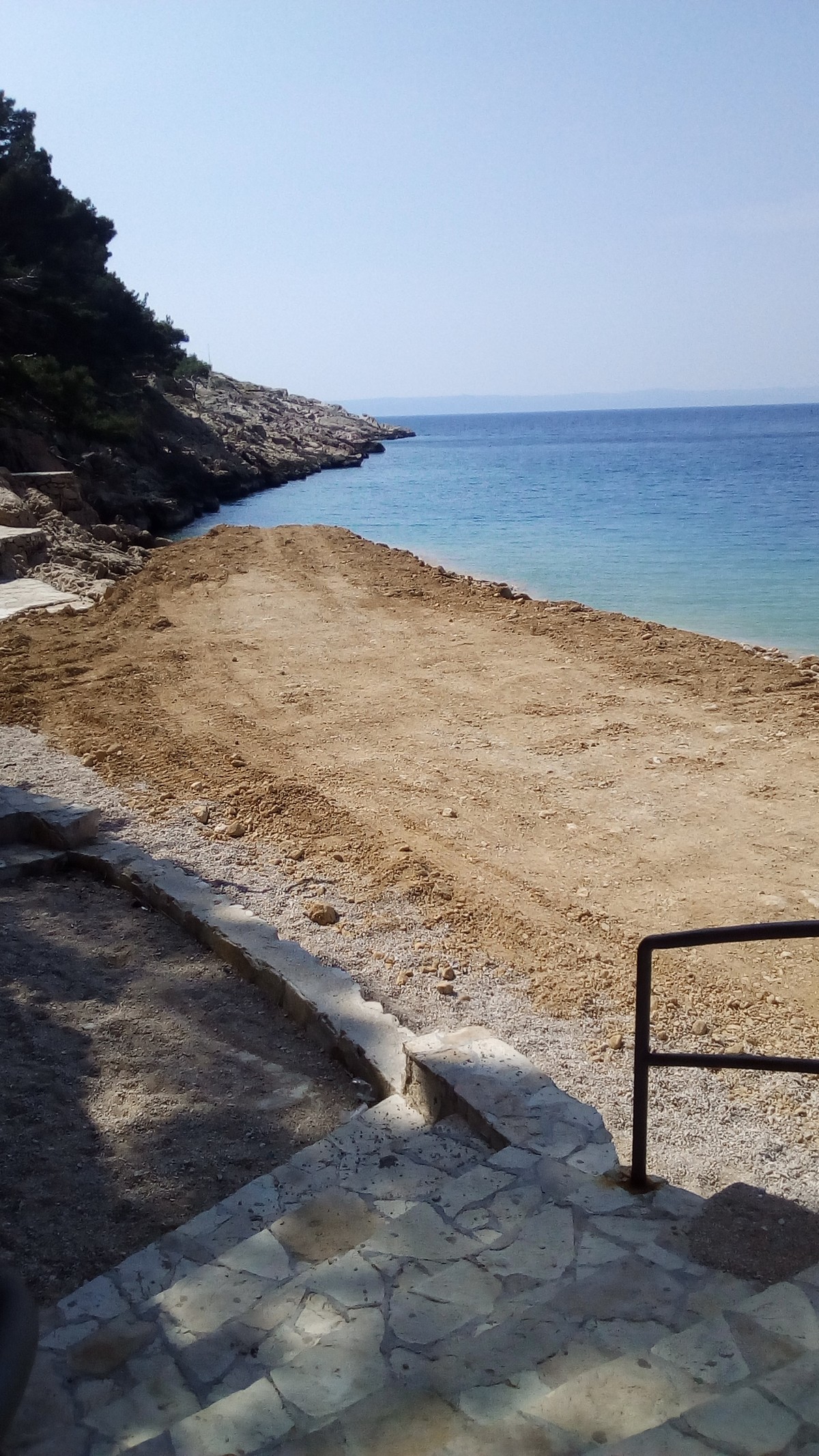 MAKARSKA Građani upozoravaju na novu devastaciju plaže 