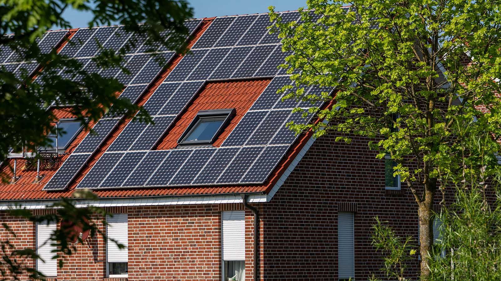 Vijest za vlasnike obiteljskih kuća: Solarna elektrana uz 70 % sufinanciranja
