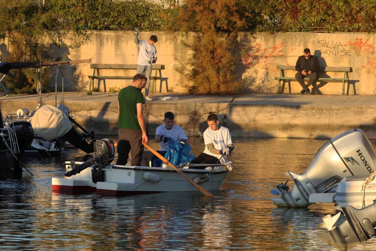 Ekološka akcija učenika Pomorske škole Split  | foto: Veljko Martinović