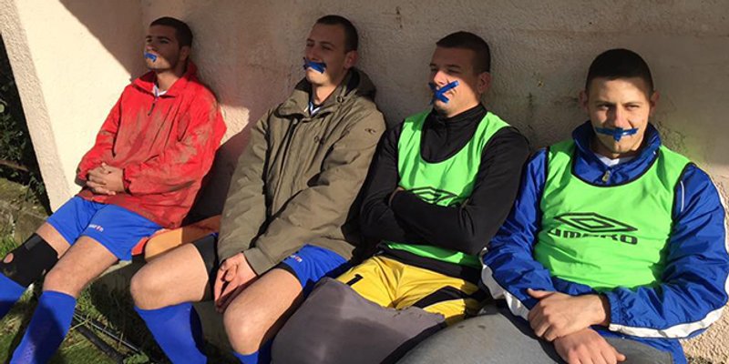 PRIČE IZ DALMACIJE: Trener Postira igračima rekao da želi mir na klupi, a oni nalijepili sebi trake na usta