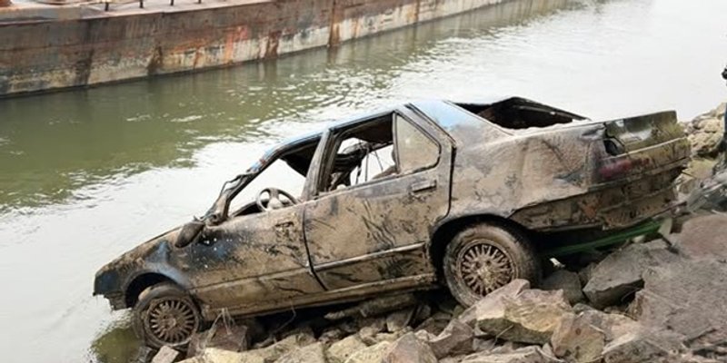 Nakon više od 10 godina iz Dunava izvukli auto, pronađeni i ljudski ostaci