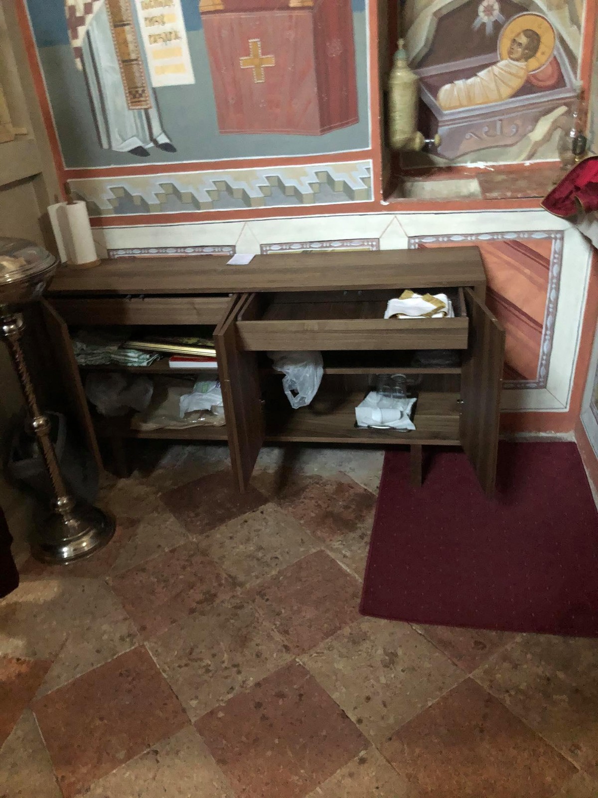 POD OKRILJEM NOĆI Provalili i devastirali šibensku pravoslavnu crkvu