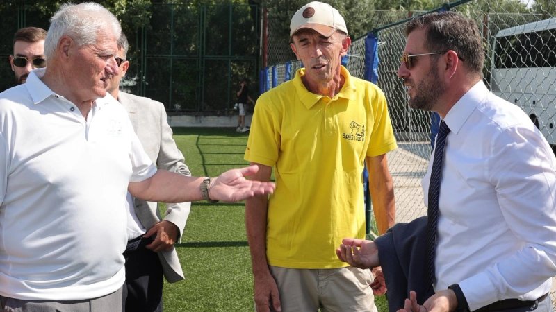 Hajdukov kamp tek je krenuo, a već problemi: Šuta otkrio kada bi mogli stići bageri, dočekali su ga nezadovoljni golferi