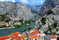 OMIŠ DANAS SLAVI: Nakon odgode zbog vremena, večeras koncert Andree Šušnjare
