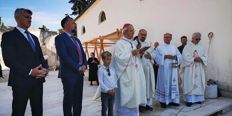 Blagoslovljen zvonik u Kolanu na otoku Pagu