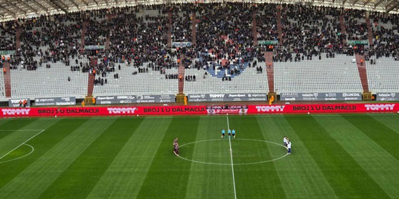 Minuta šutnje na Poljudu