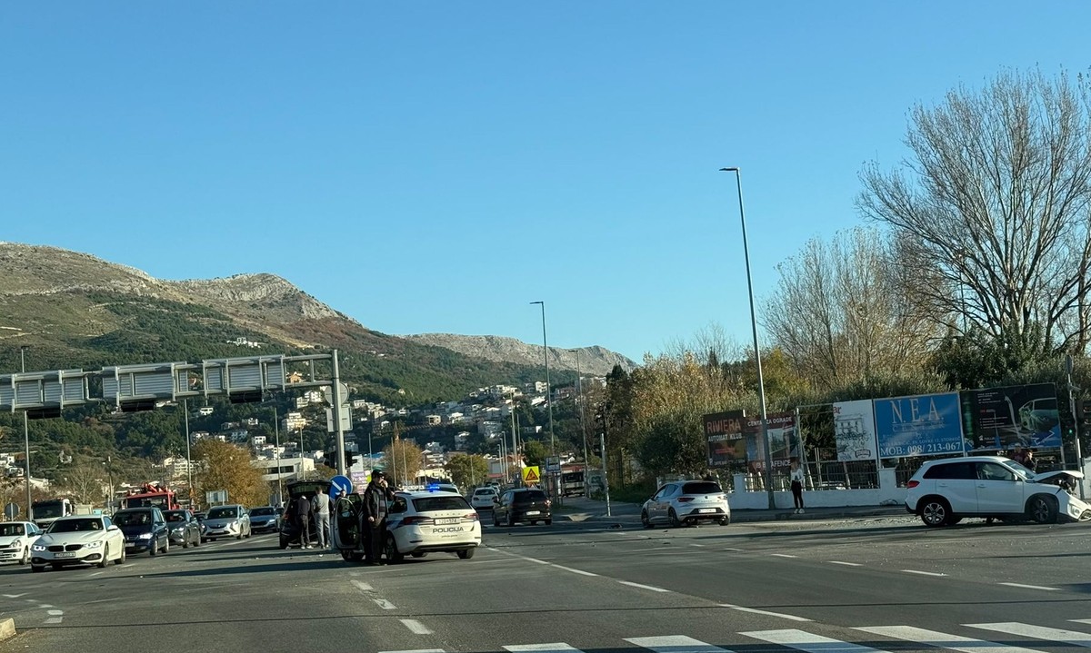 FOTO Teška prometna na križanju Stobreča i TTTS-a