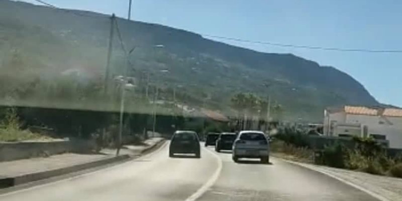 VIDEO Jutarnje divljanje po Podstrani: Pretjecao kolonu u okuci