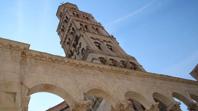 Danas bura s olujnim udarima, ali već sutra slijedi promjena