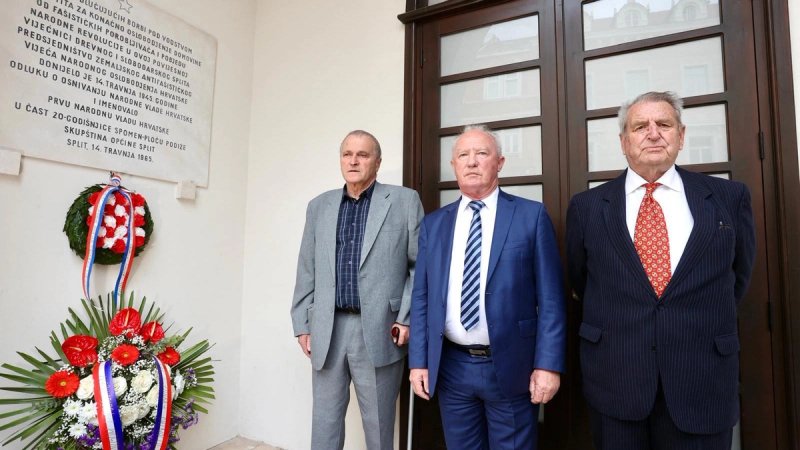 FOTO Šef antifašista Habulin: Vlast ima mehanizme da zaustavi jačanje proustaške desnice, ali ih ne koristi