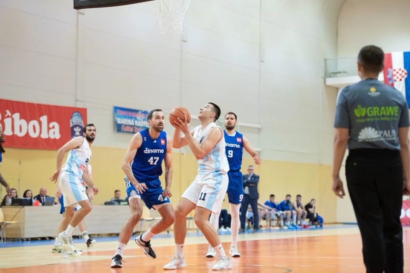 FOTO/VIDEO Oproštaj od sezone, Dinamo porazio kaštelanske košarkaše