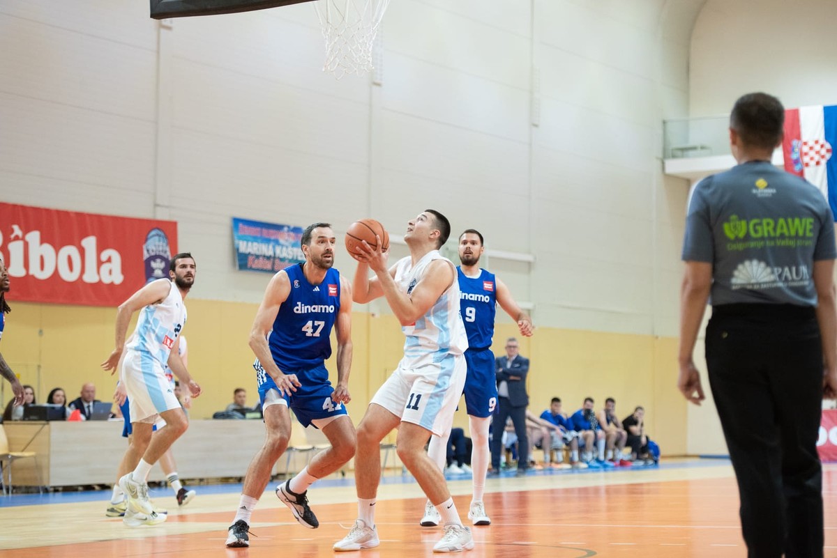 FOTO/VIDEO Oproštaj od sezone, Dinamo porazio kaštelanske košarkaše