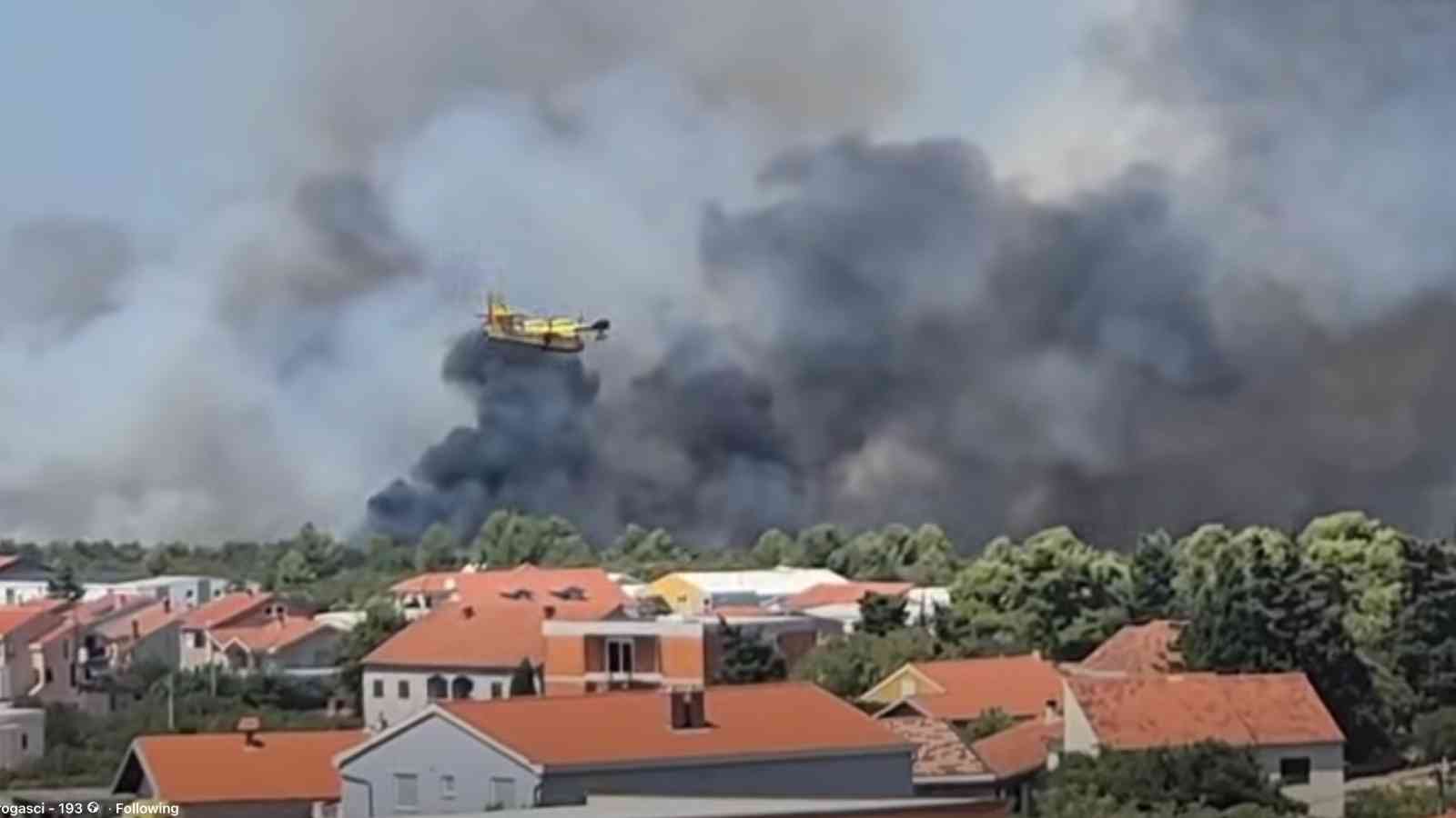 VIDEO Gori u Zadru, požar gase čak četiri kanadera