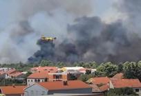 VIDEO Gori u Zadru, požar gase čak četiri kanadera