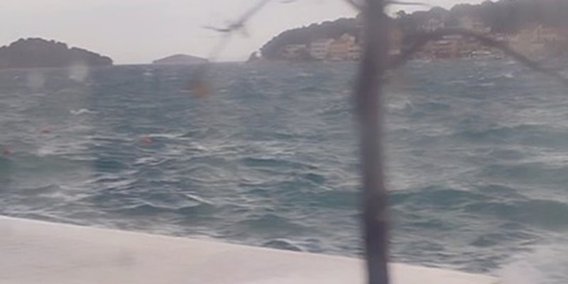 VIDEO Nevrijeme u Tisnom
