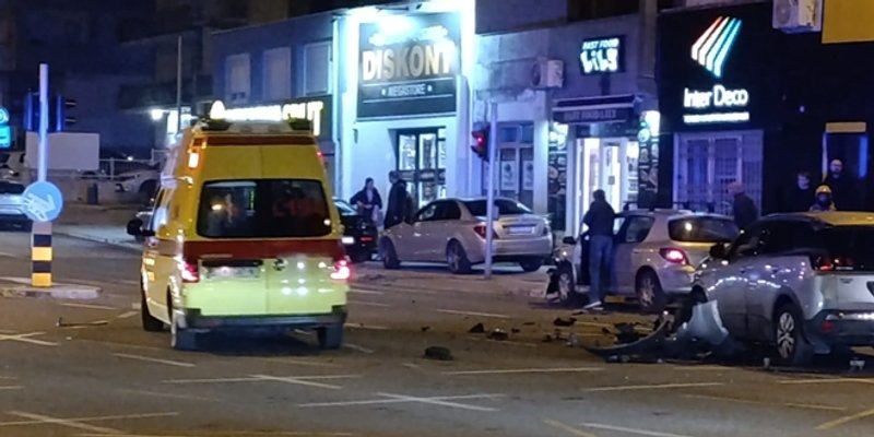 PROMETNA U VELEBITSKOJ Sudarila se dva automobila
