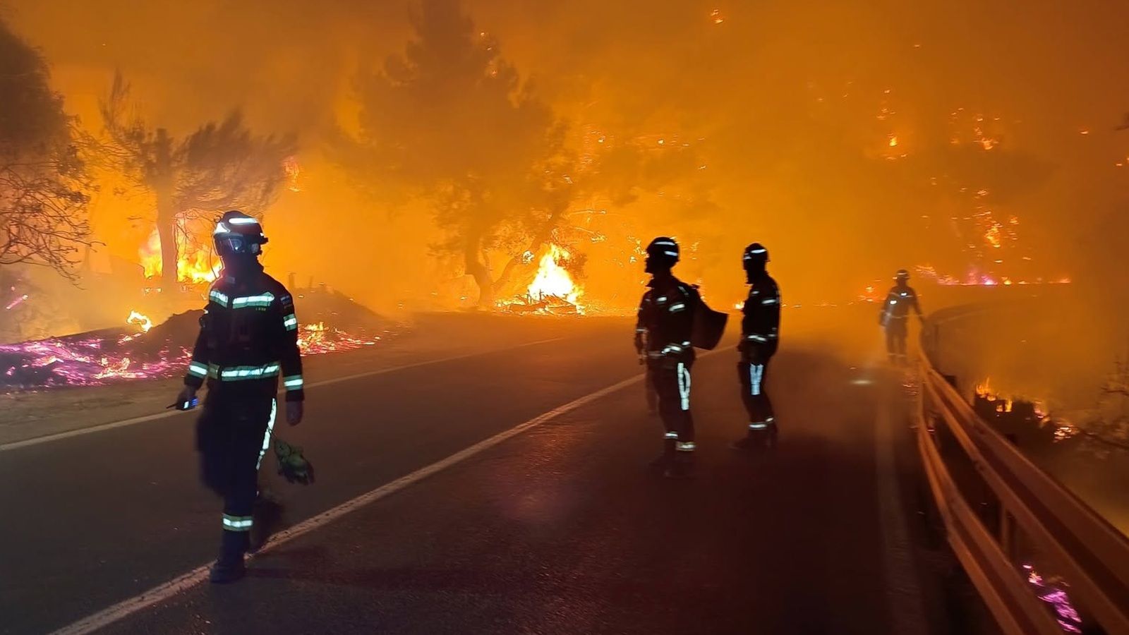 VIDEO Kanaderi iz Zemunika poletjeli prema Omišu