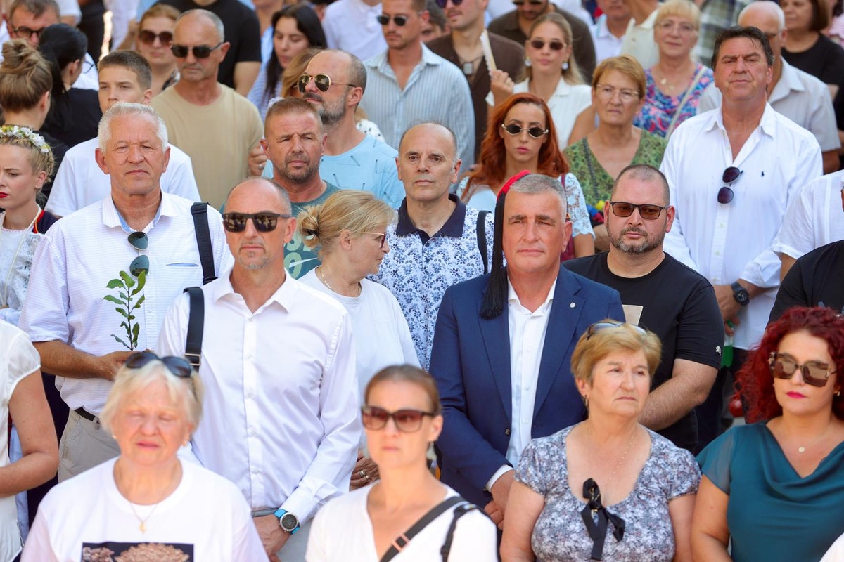 VELIKA GOSPA Bulj prkosi političkim oponentima