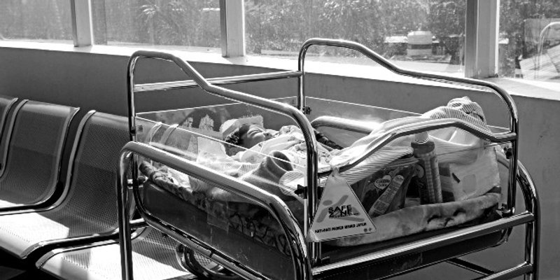 STRAVA U AUSTRIJI Mladi par zlostavljao dvomjesečnu bebu, u teškom je stanju