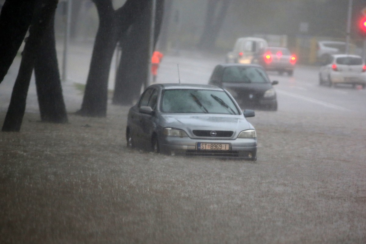 Potop kod Poljuda | Foto: Veljko Martinović