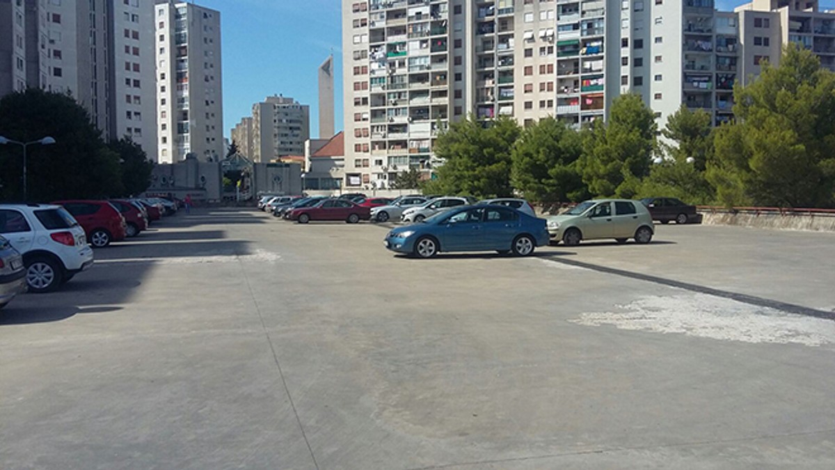 Gudić odgovorio Baldasaru: Gradonačelniče, je li Vas sram što djeca s Pujanki idu u školu kozjim putevima i rade tjelesni među automobilima?