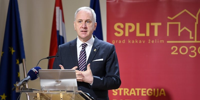 NIJE BEG CICIJA Posljednji dan u Banovini Krstulović Opara podijelit će novčani iznos za 20 djelatnika