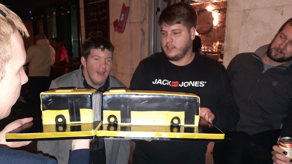 SPLITSKA OSMA JE OSMA: Rođendan koji će uz slavljenika pamtiti putnici i vozač Prometovog autobusa