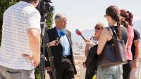 OPASKA NA DAN DRŽAVNOSTI 'Nemojte misliti da ćete naše medicinske sestre zamijeniti Nepalcima i drugim stranim robljem'