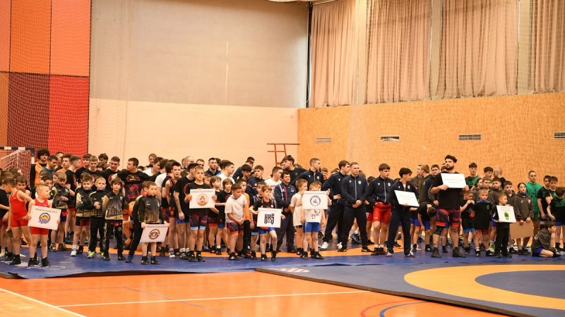 Hrvački klub Šibenik na regionalnom prvenstvu osvojio 36 medalja