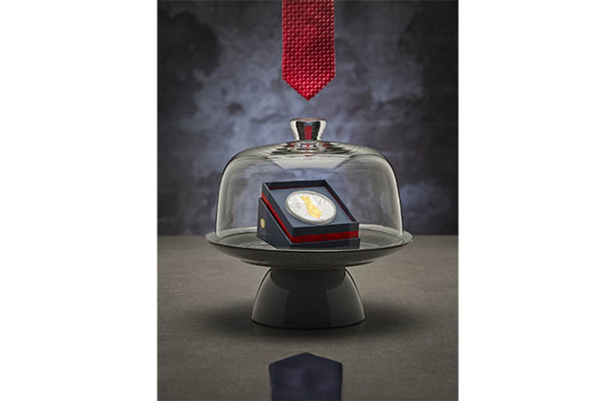 Kultnu kravatu odsad darujemo i u obliku jedinstvene kovanice