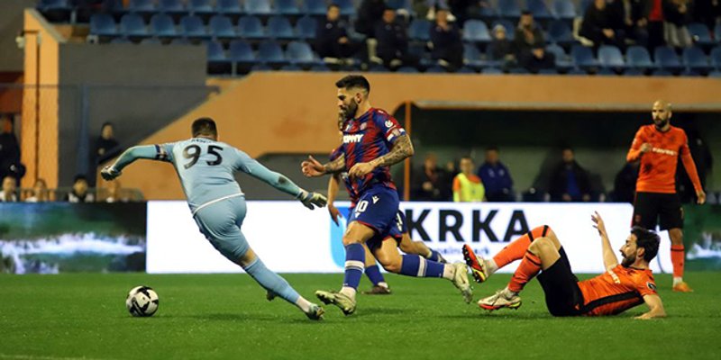 ANKETA: Tko je bio najbolji Hajdukov igrač na Šubićevcu?