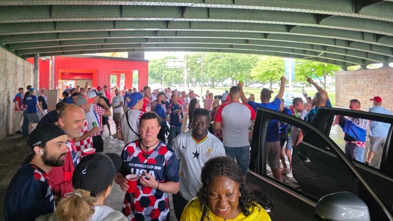 VIDEO Kiša u Philadelphiji, ali ori se pjesma hrvatskih navijača!