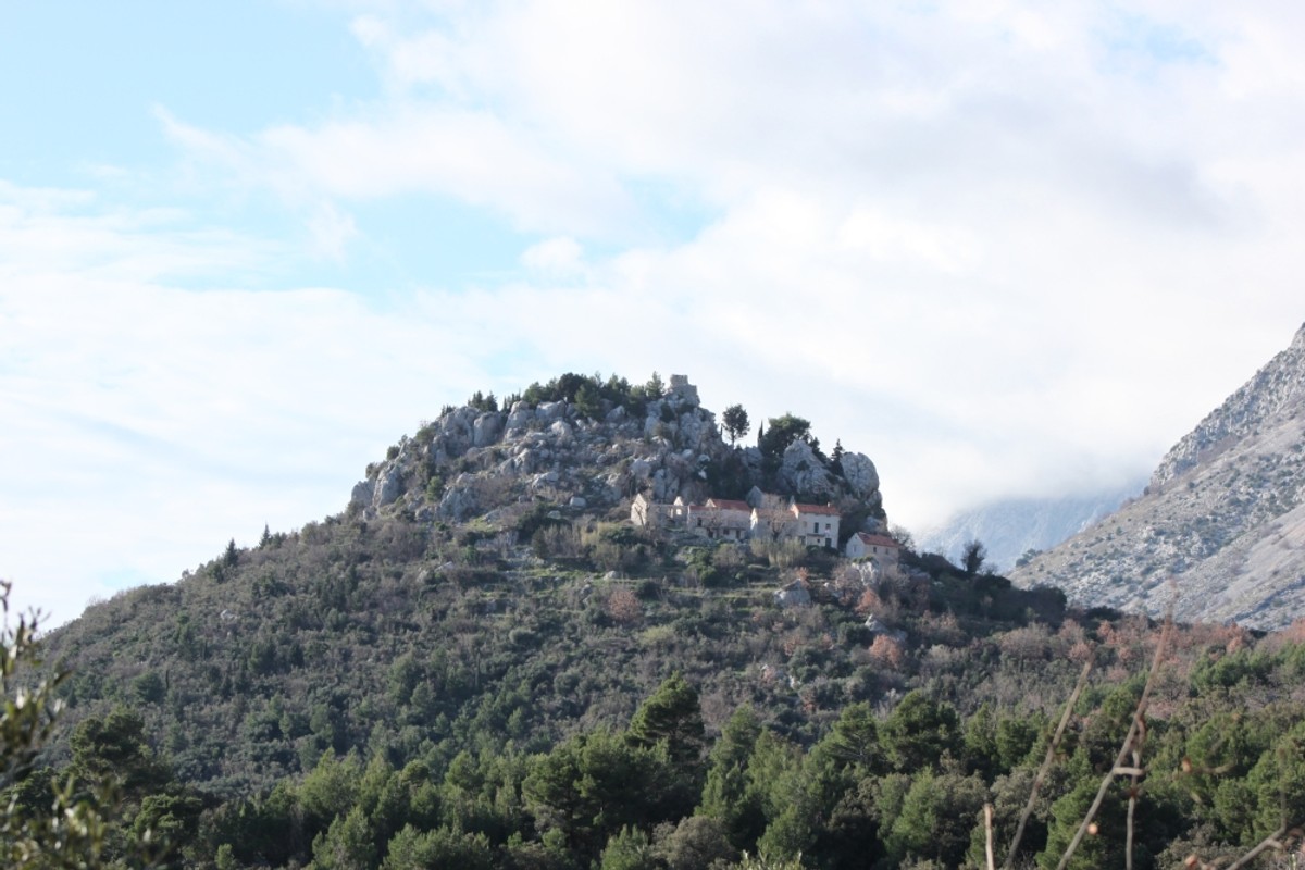 Povijest makarskih utvrda: Turci su odustali od opsade kada su vidjeli da ih žena gađa sirom