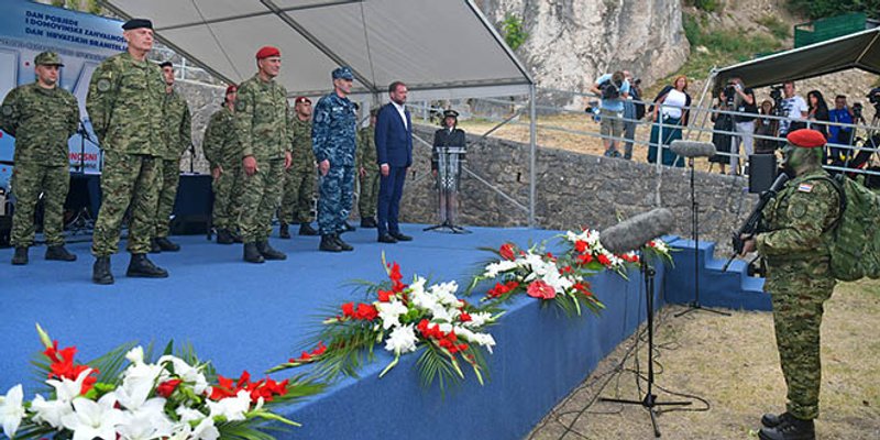 Usponom na Kninsku tvrđavu završena hodnja novih vođa Hrvatske vojske