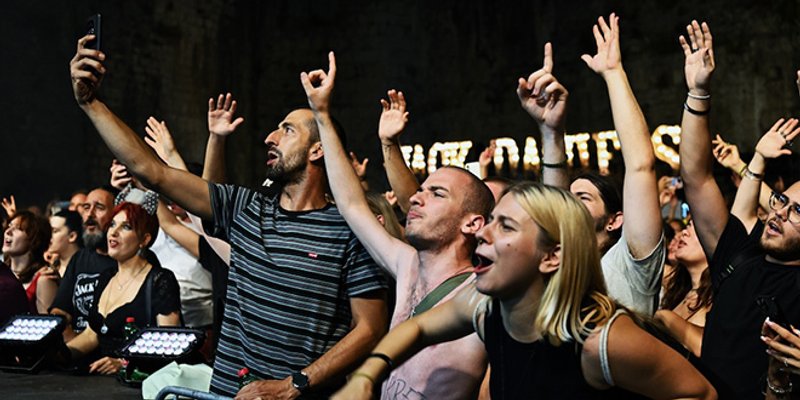 FOTOGALERIJA Edo Maajka i Zabranjeno pušenje zabavili publiku u Kuli Kamerlengo