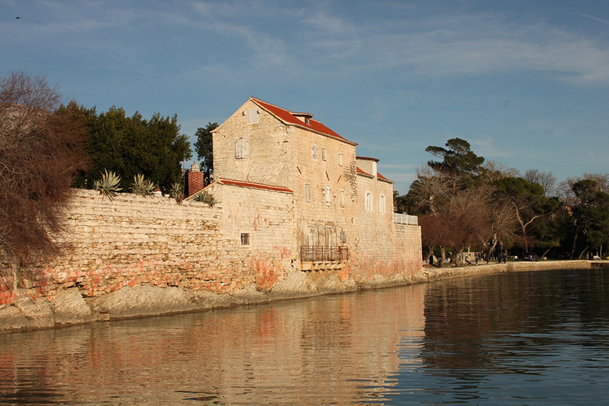Povijest Kaštela: Trogirski i splitski plemići digli su dvadesetak utvrda kako bi zaštitili težake i ljetinu