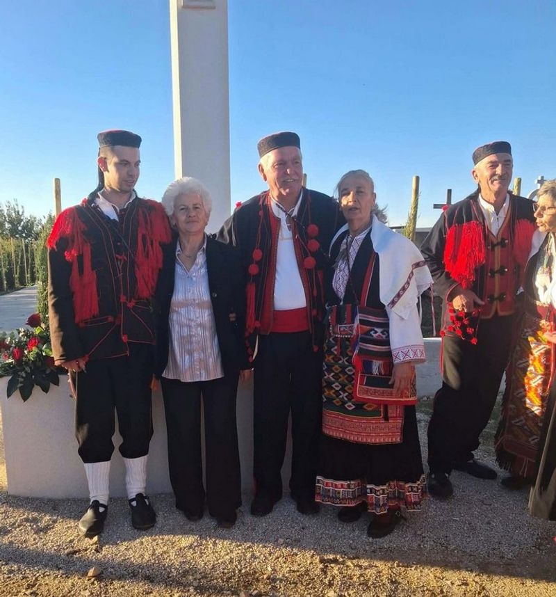 FOTOGALERIJA Otkriven središnji križ za sve poginule branitelje i civile u Domovinskom ratu u Nadinu
