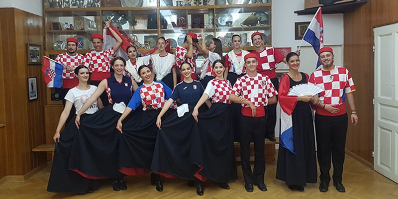 VIDEO: Pogledajte kako je KUDŽ Filip Dević spojio splitske plesove i navijačke pjesme reprezentacije