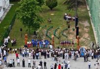 FOTOGALERIJA: U OŠ Marka Marulića otkrivene drvene skulpture Gospe Sinjske, Alkara i Alkarskog momka