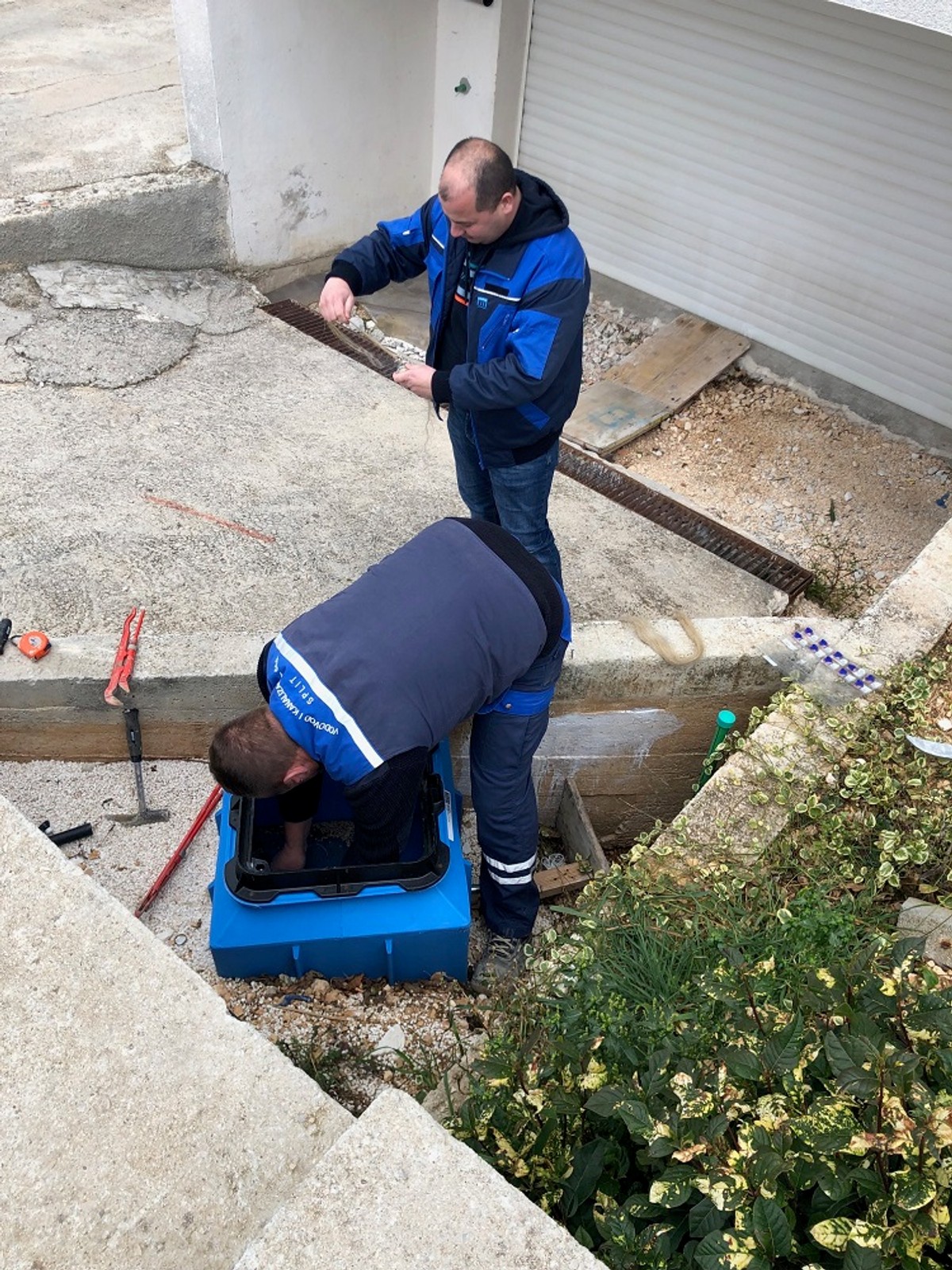 U Kaštel Gomilici spojeni prvi korisnici na novu vodoopskrbnu mrežu, u veljači započinju prva priključenja na kanalizaciju