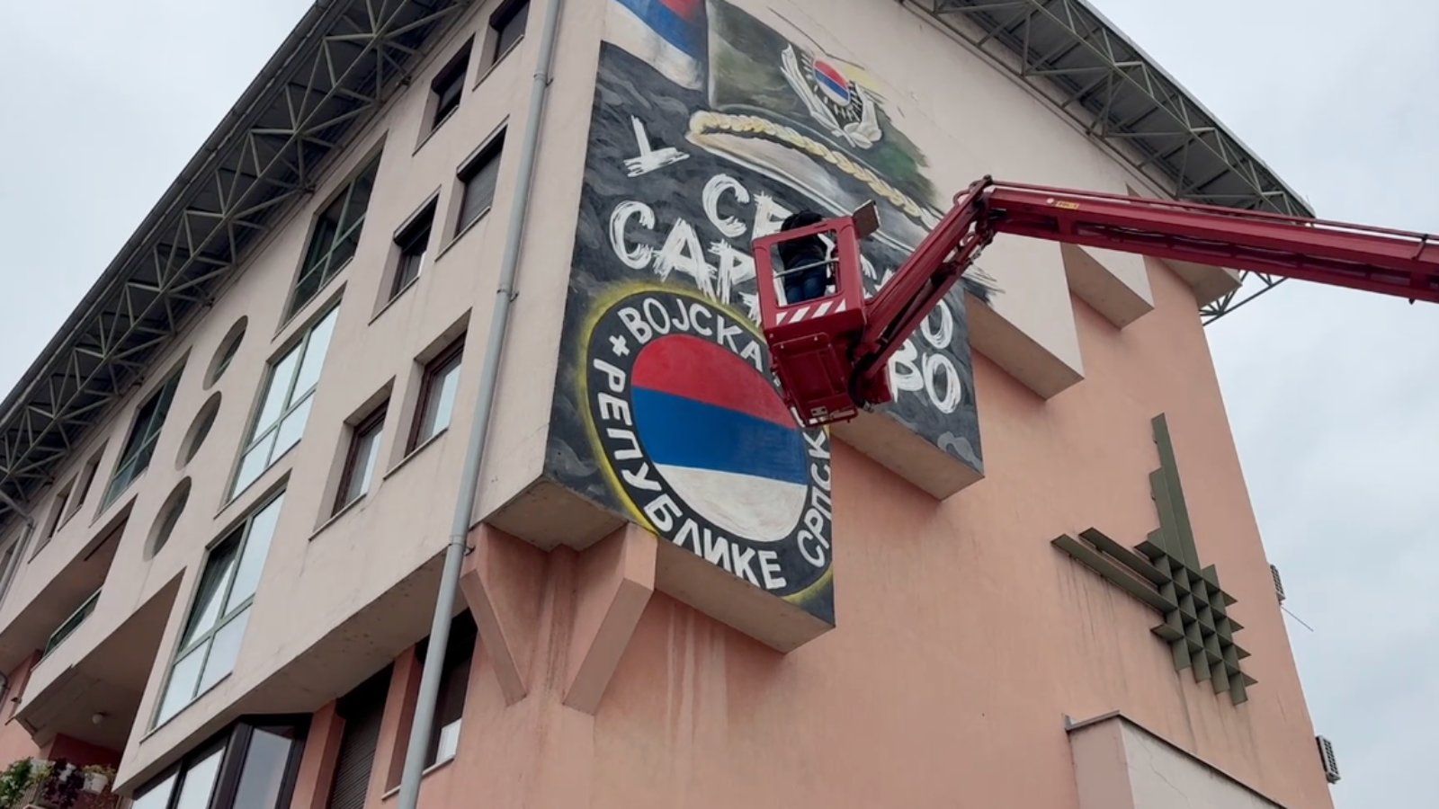 U Istočnom Sarajevu osvanuo mural posvećen ratnom zločincu Ratku Mladiću