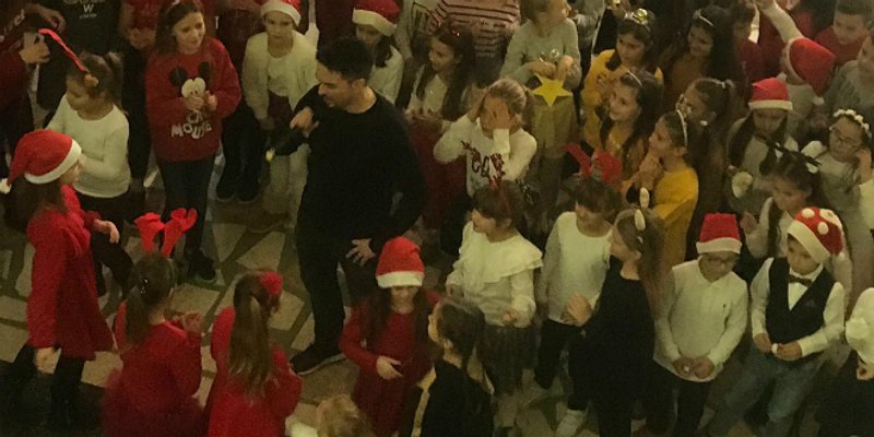 VIDEO: Jole zapjevao na školskoj priredbi u OŠ Stobreč