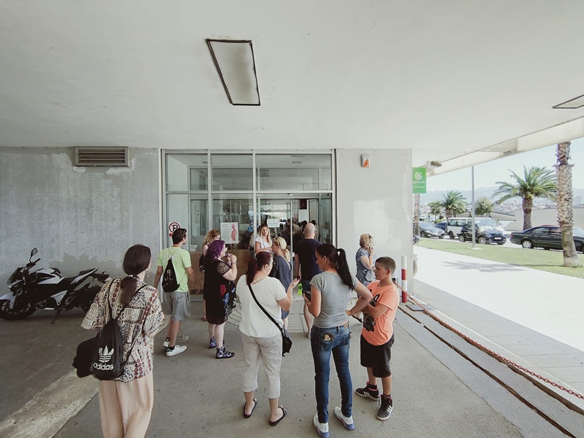 U ZADNJI TREN Velike gužve na splitskom HZZO-u dva dana prije isteka roka