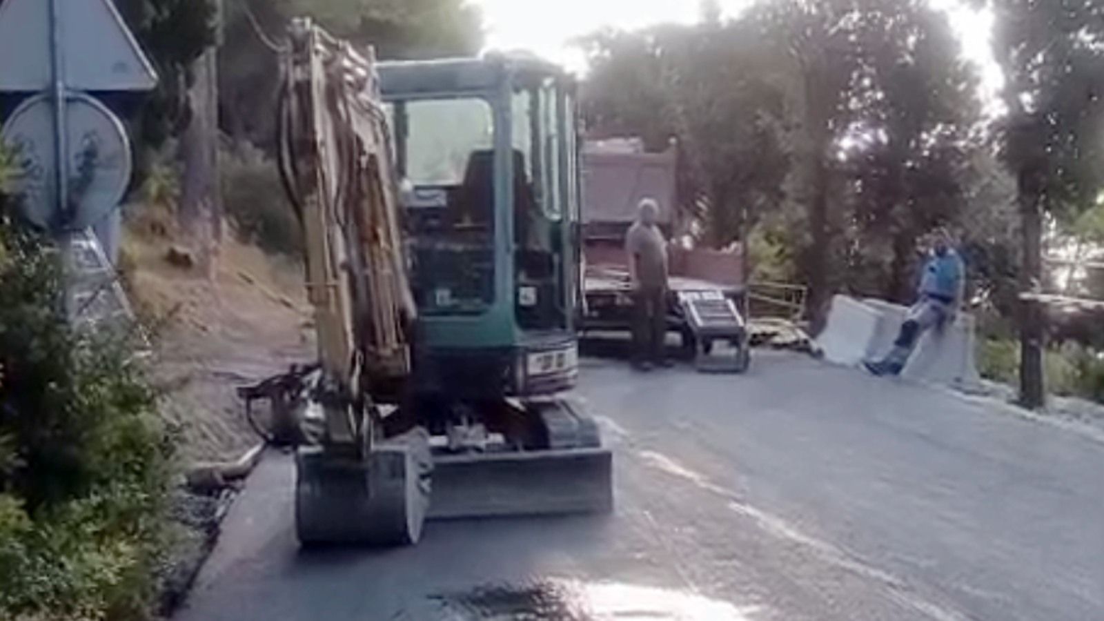 VIDEO Zid napokon saniran, ali radovi opet kasne: Izvođač je sada probio vodovodnu cijev