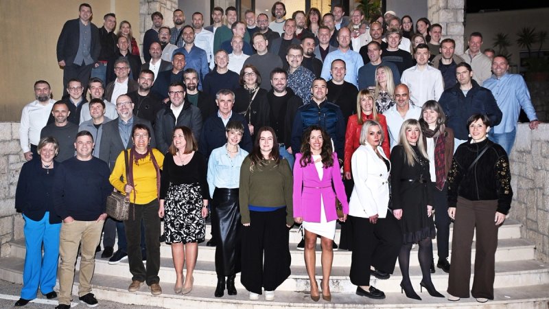 OVO SE RIJETKO VIĐA Cijela generacija se okupila nakon 25 godina!