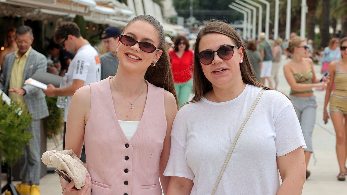 FOTOGALERIJA Sunčana subota na splitskoj Rivi