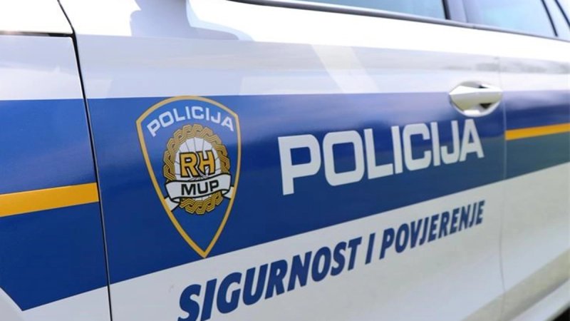 A1 KRAJ KARLOVCA: U prometnoj nesreći teško ozlijeđen 19-godišnjak