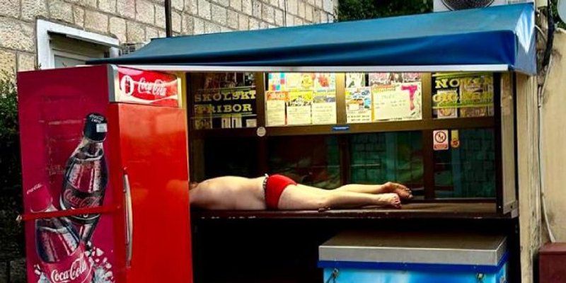 VIDEO Mislite da Split ima problem s turistima koji spavaju na otvorenom, evo scene iz Sinja